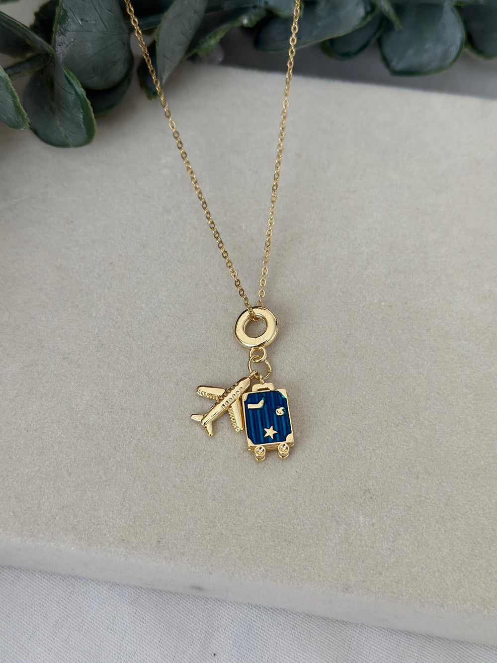 Çelik Uçak-Valiz Charmlı Kolye