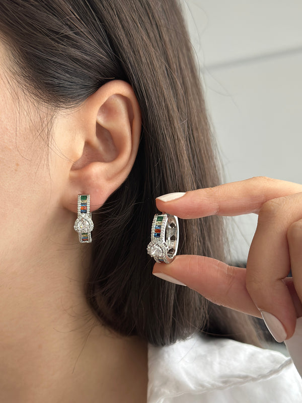 Silver Renkli Taşlı Küpe