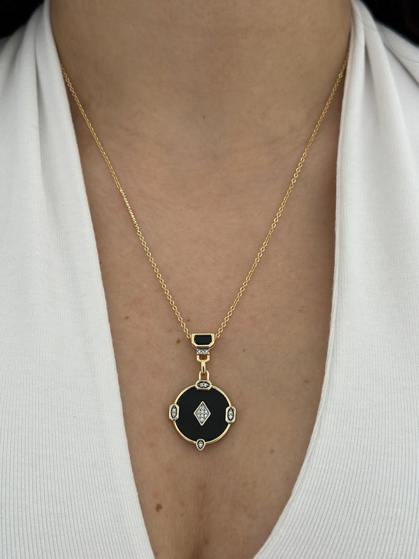 Siyah Mineli Daire İçi Zirkon Taşlı Kolye