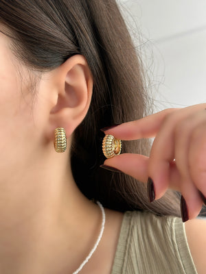 Halka İstiridye Küpe