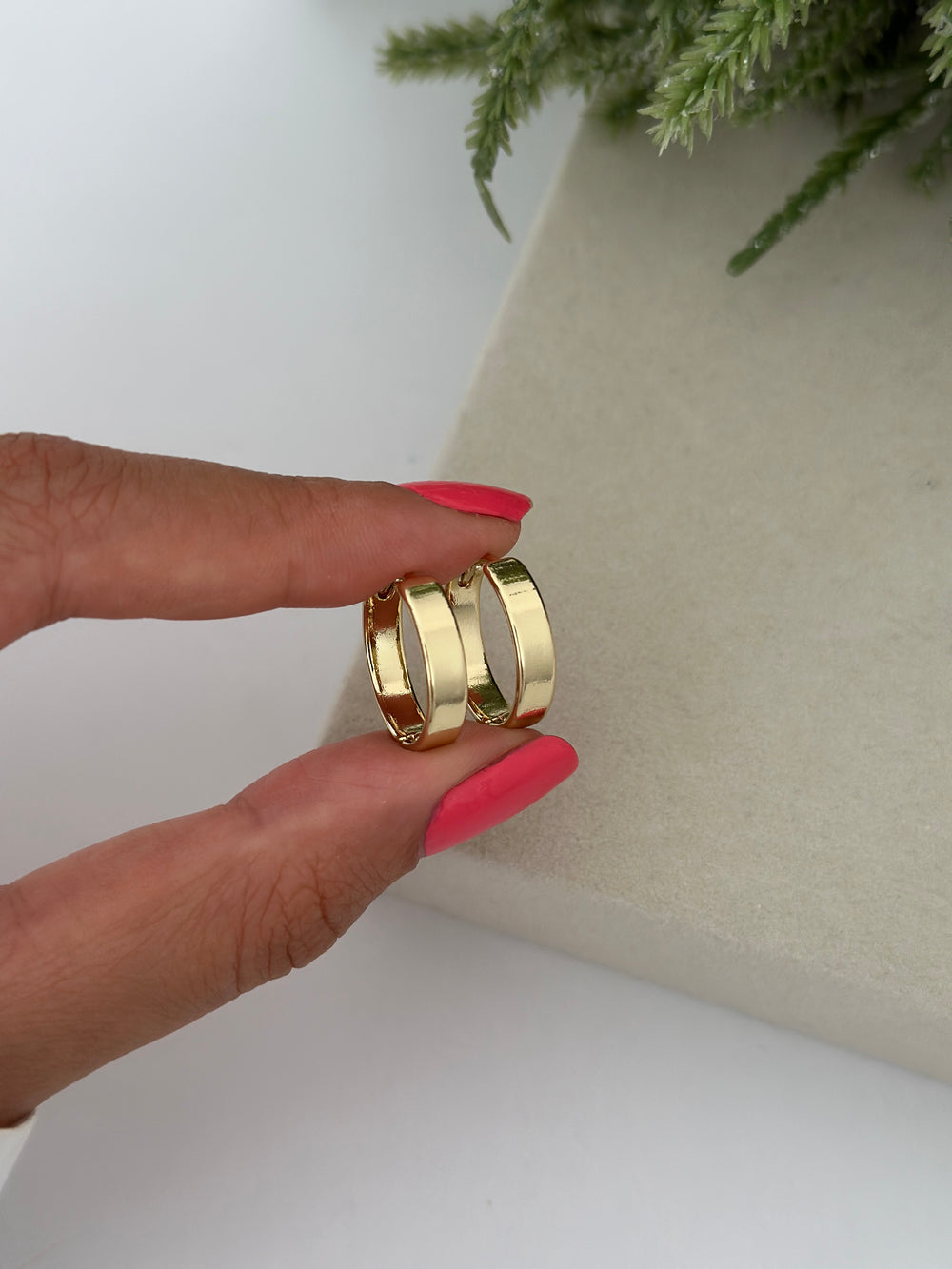 Sivri Kenar Halka Küpe