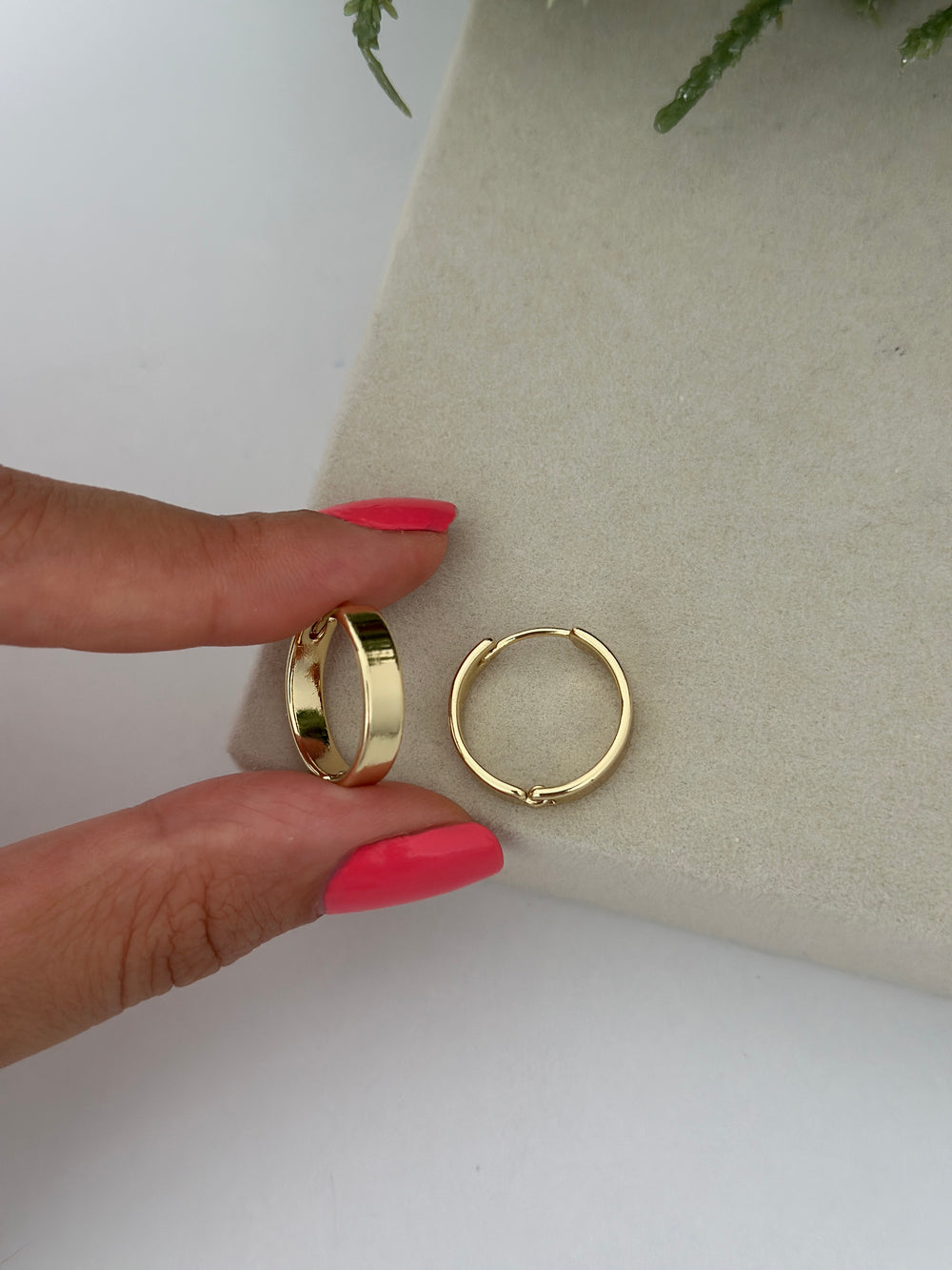 Sivri Kenar Halka Küpe