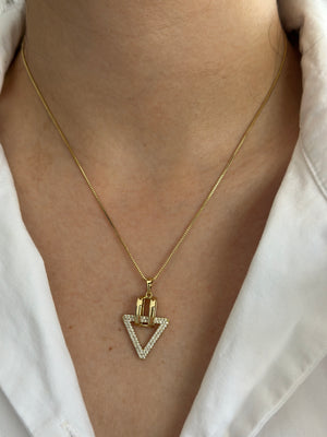 Üçgen Taşlı Kolye