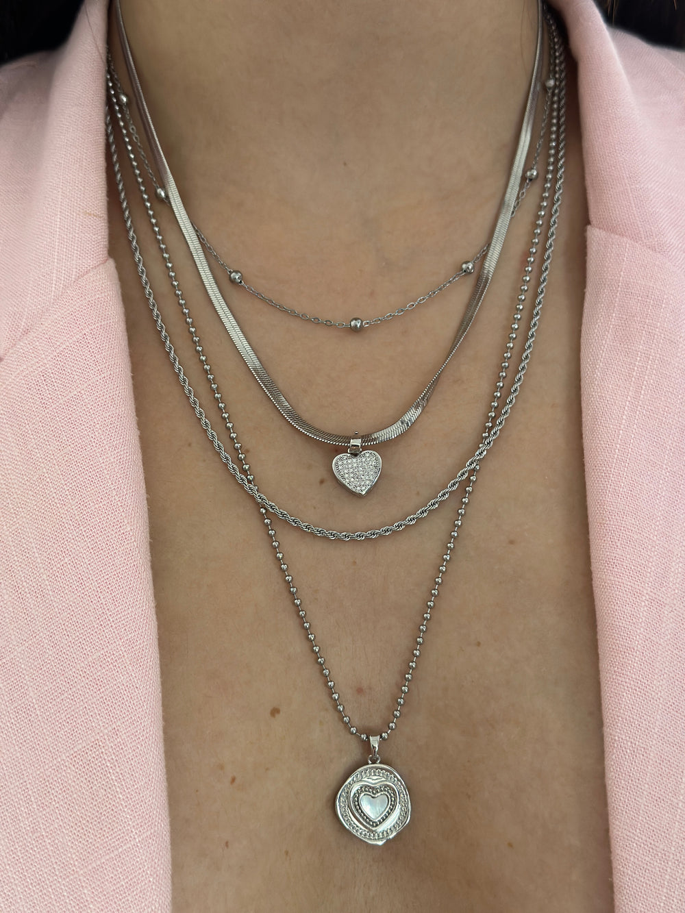 Çelik Kalp Charmlı Çoklu Kolye