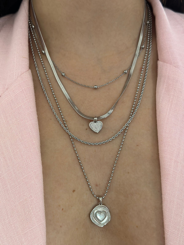 Çelik Kalp Charmlı Çoklu Kolye