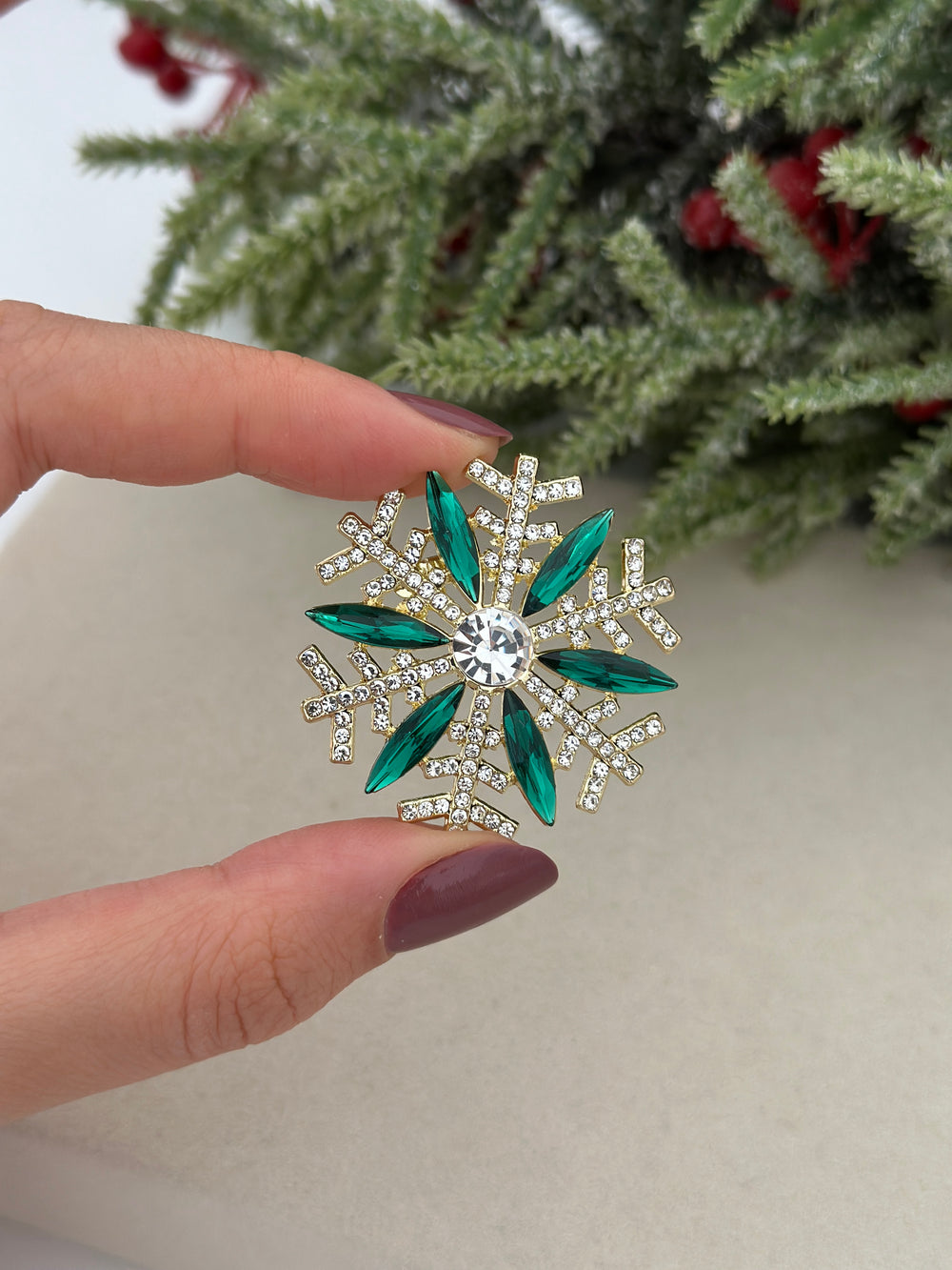 Yeşil Detay Kar Tanesi Broş
