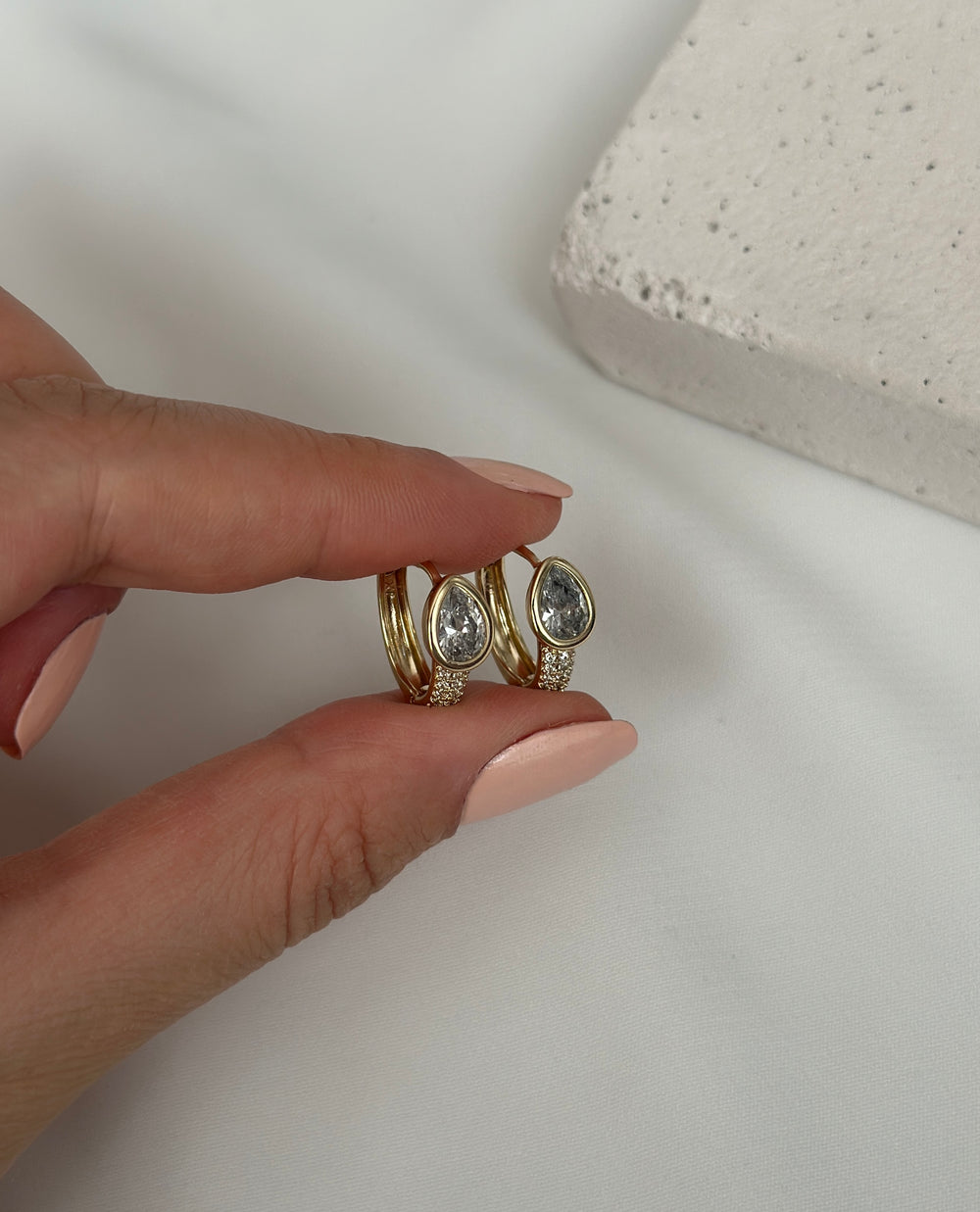 Önü Damla Taş Küpe