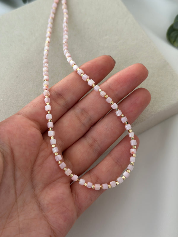 Pembe Doğal Taş Kolye