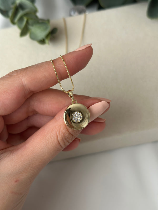 Yuvarlak Plaka Kolye