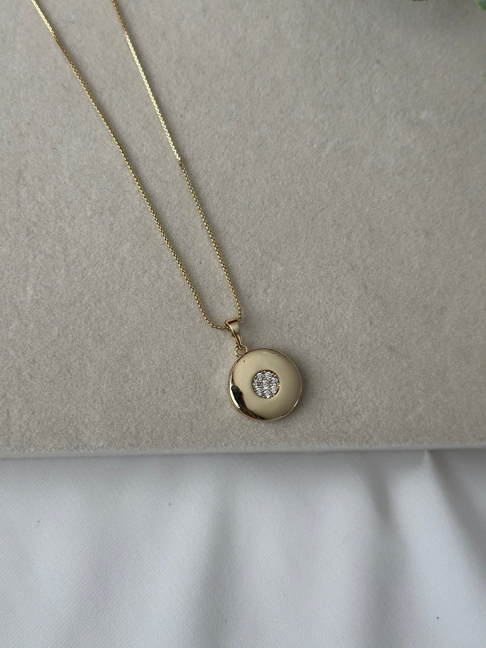 Yuvarlak Plaka Kolye