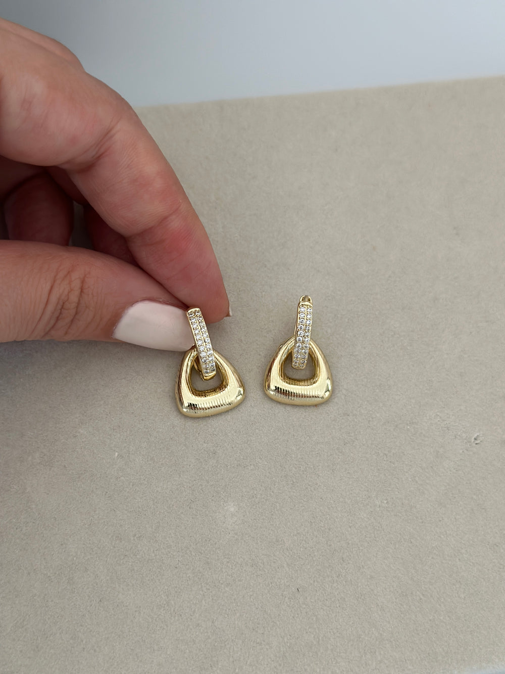 Charmli Taşlı Küpe