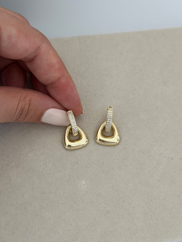 Charmli Taşlı Küpe