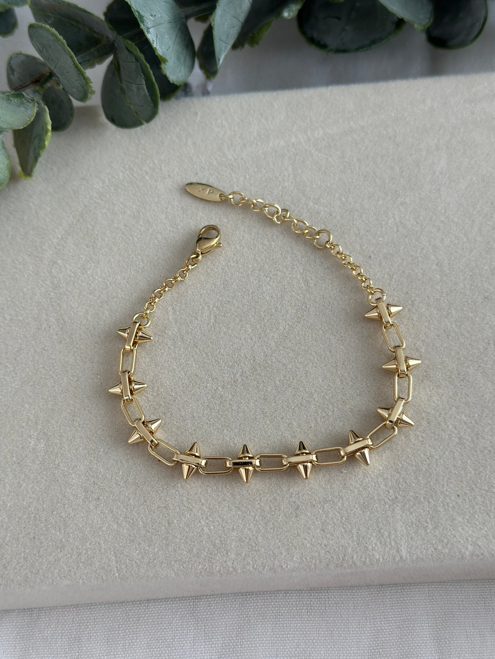 Çivi Model Bileklik