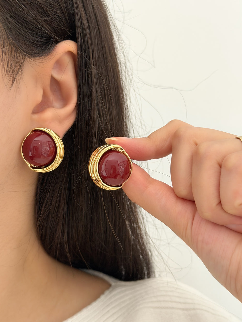 Bordo Yarım Şerit Küpe