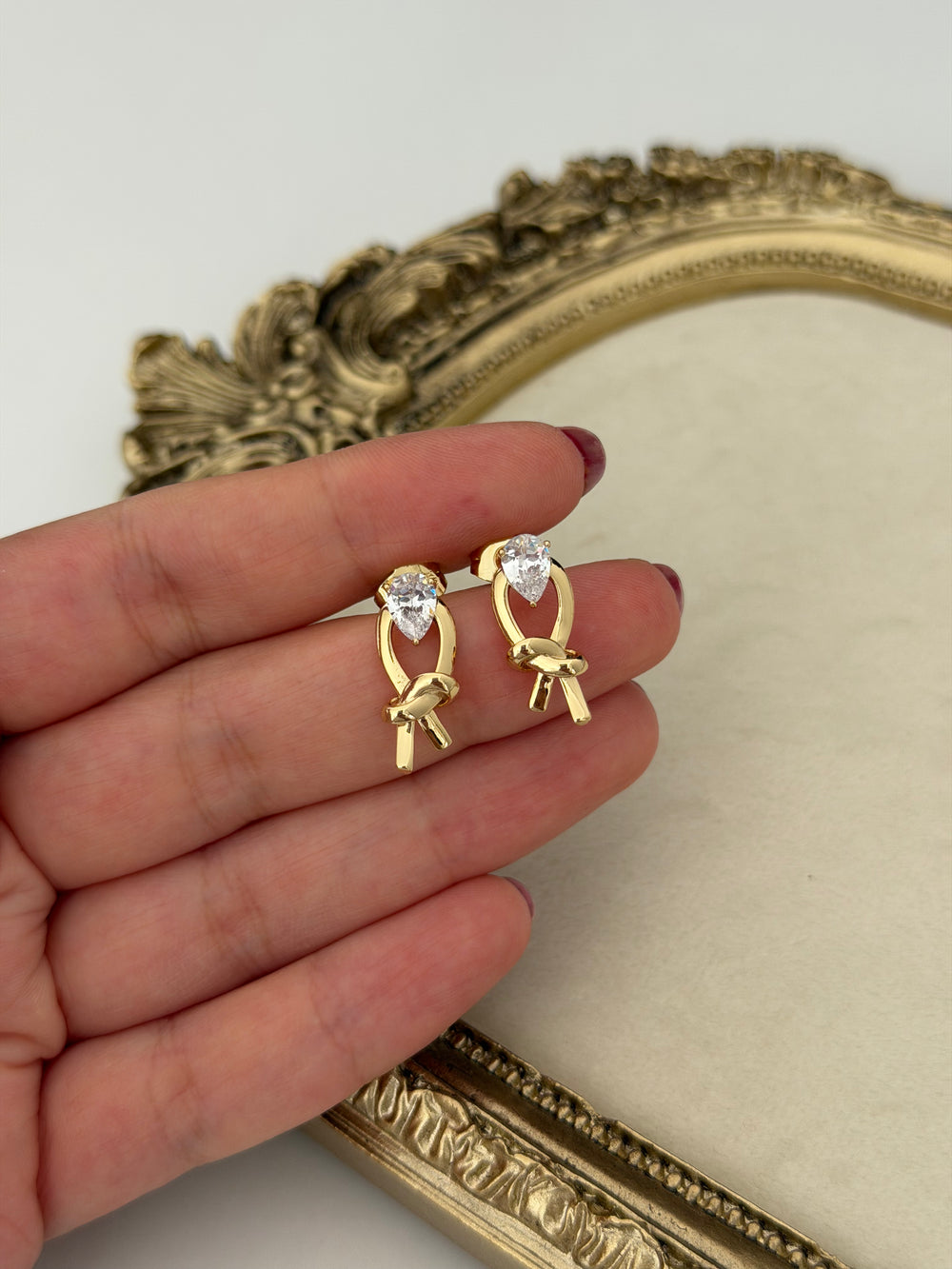 Gold Düğüm Küpe