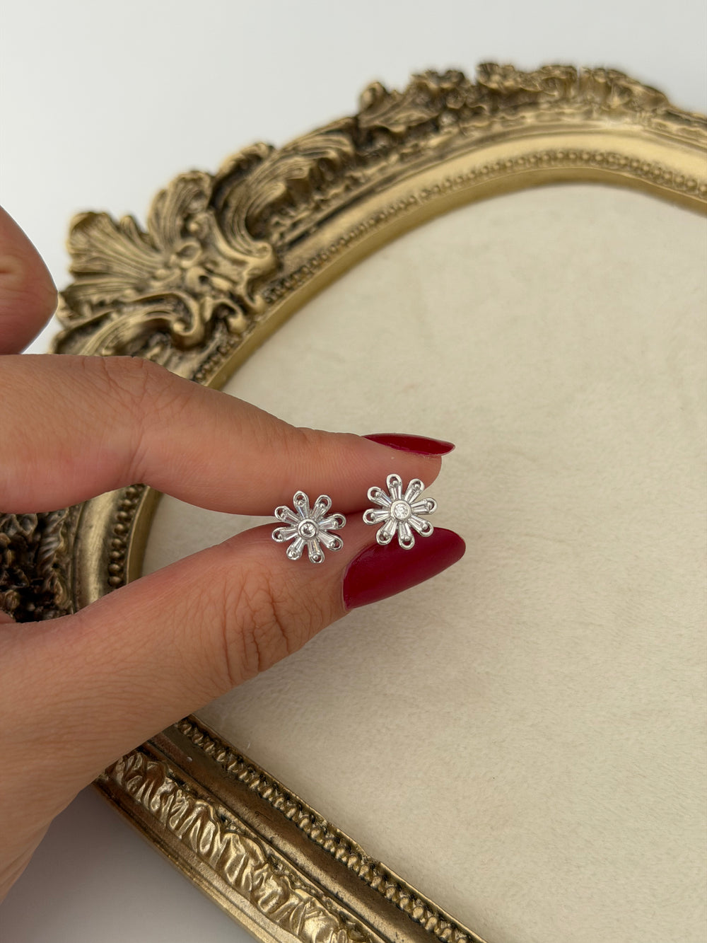 Çiçekli Silver Küpe