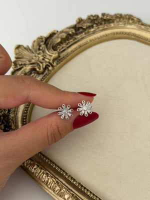 Çiçekli Silver Küpe