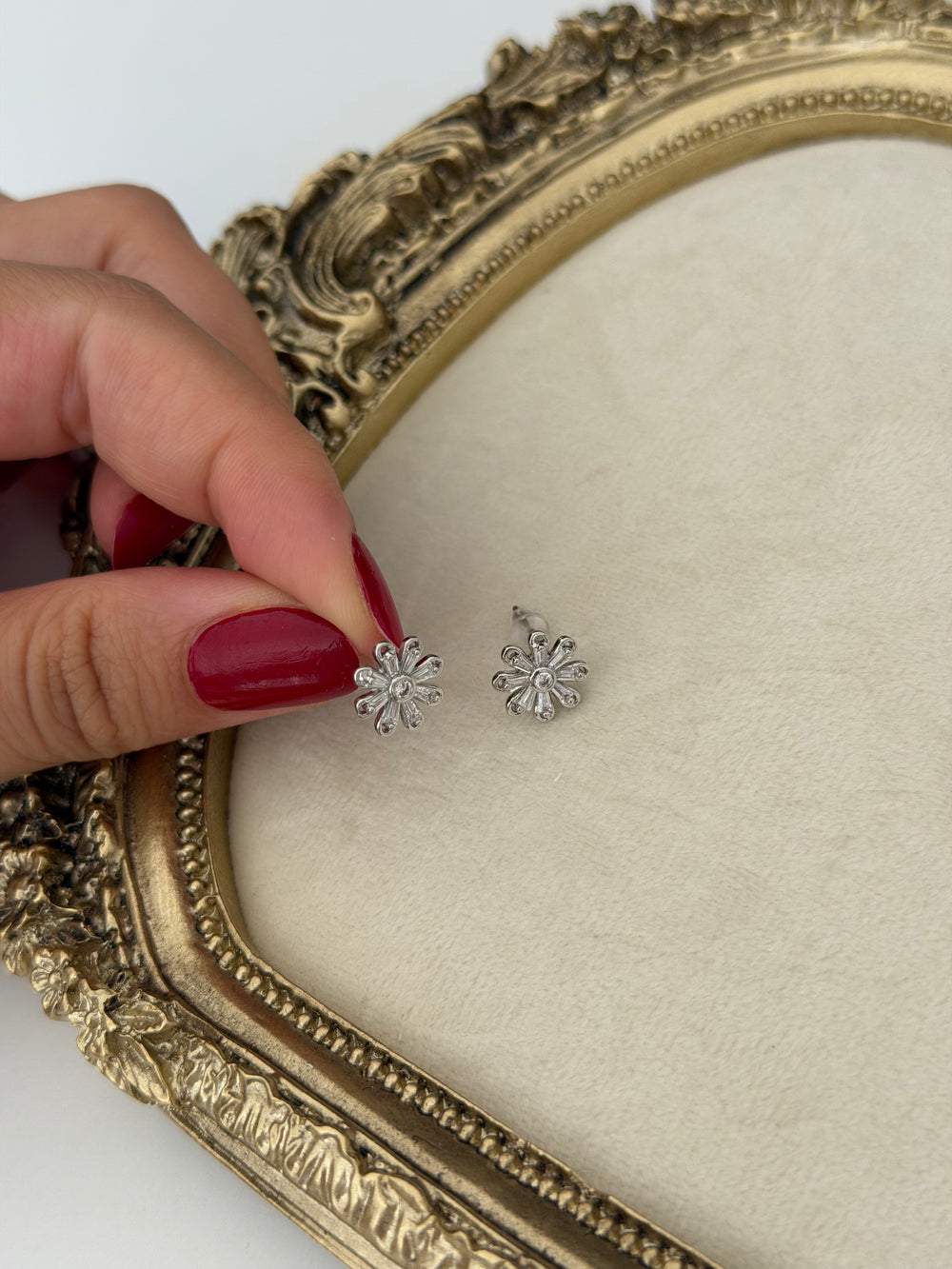 Çiçekli Silver Küpe